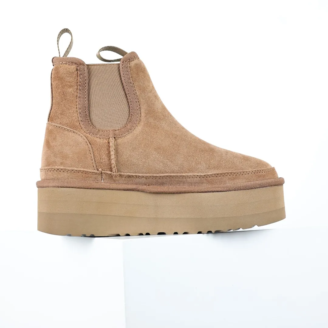 Pick up locally 💰680 Core recommendation Good price It is a very suitable choice for home furnishings. In the new year, uug launched a series of styles, which are partial to the preferences of young consumers and have also moved to the forefront of fashion trends. Shoe body material: water-repellent coated suede upper, 17 mm UGGPURE™ implantable wool insole, lightweight non-slip and comfortable rubber outsole, with brand LOGO and trademark, with full packaging Size: 35 36 37 38 39 40